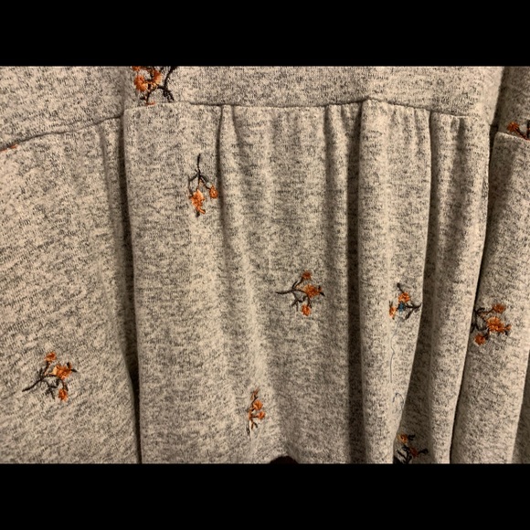 Francesca’s Women’s Sweater Size XL - Picture 9 of 12